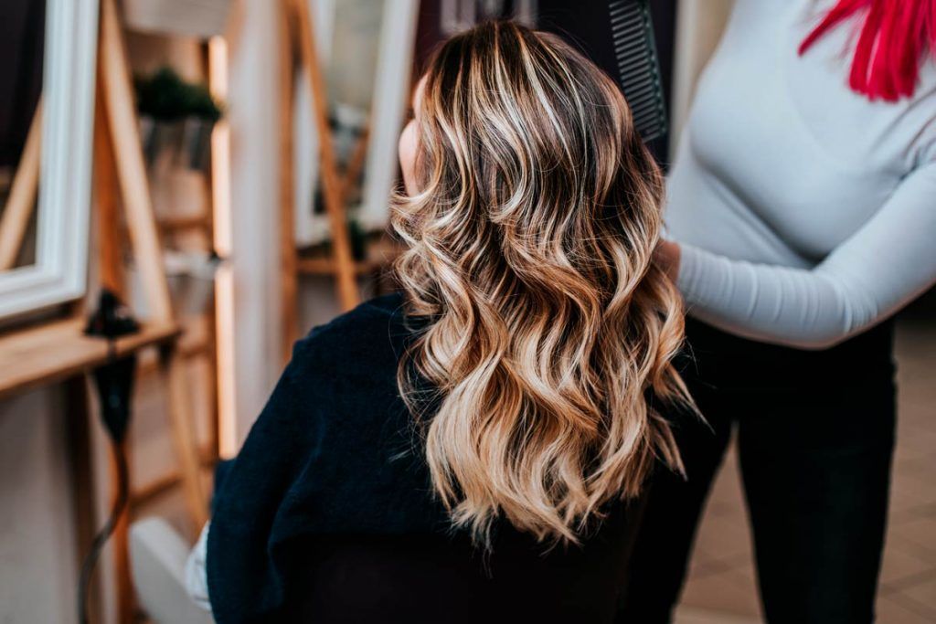 affirdable salon near oshiwara